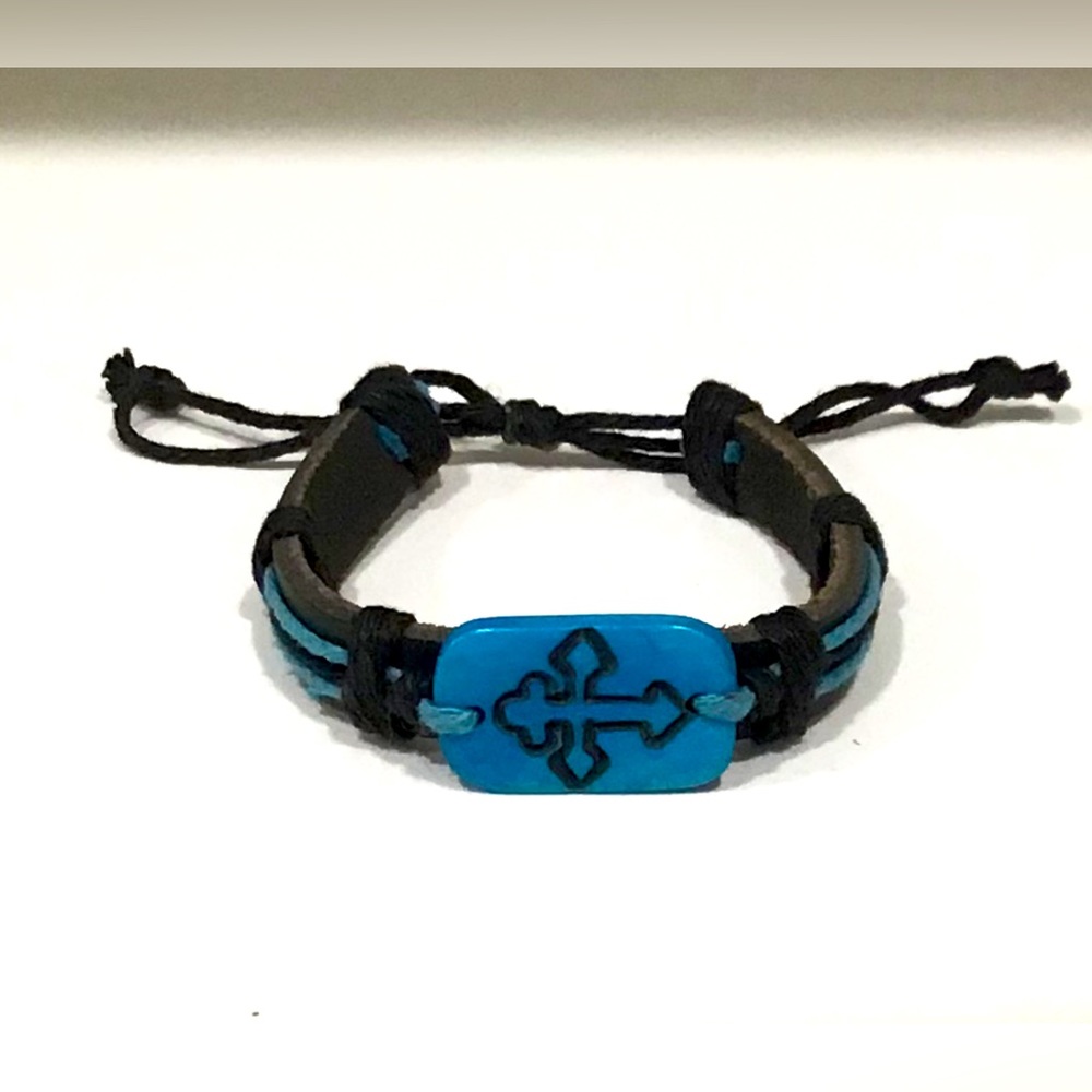 🔴LEATHER CUFF CROSS BRACELET🔴🔴